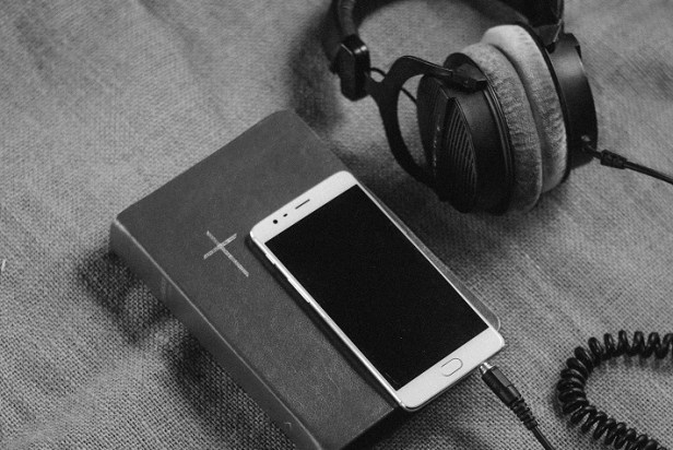 chandana-ban-1319855-unsplash