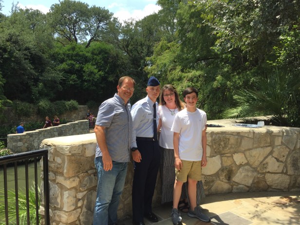 737486B0-2EAE-4BC2-8088-35BF07914219