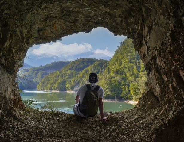 9F53E54B-4ED9-4BF0-B4E8-6D96CB89898B